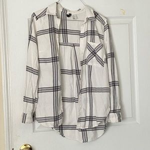 H&M DIVIDED WHITE W/ BLACK STRIPES FLANNEL SHIRT